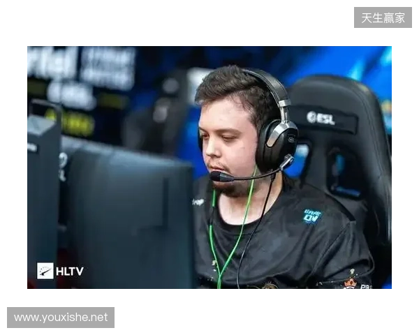 媒体爆料:Eternal Fire计划围绕Calyx和jottAAA搭建国际阵容